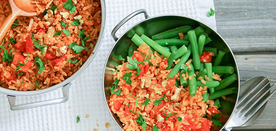 Recept van het Voedingscentrum: Pilav met kruiden en noten